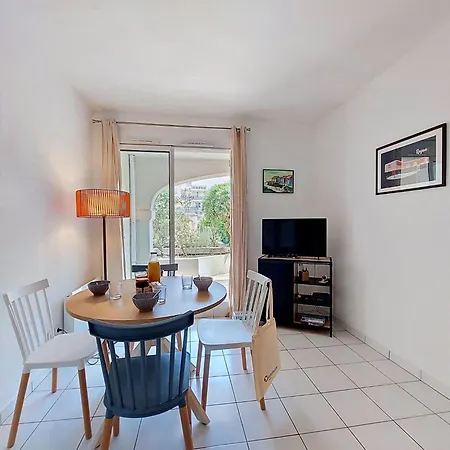 Parc De Pontaillac-32 By Interhome Apartamento